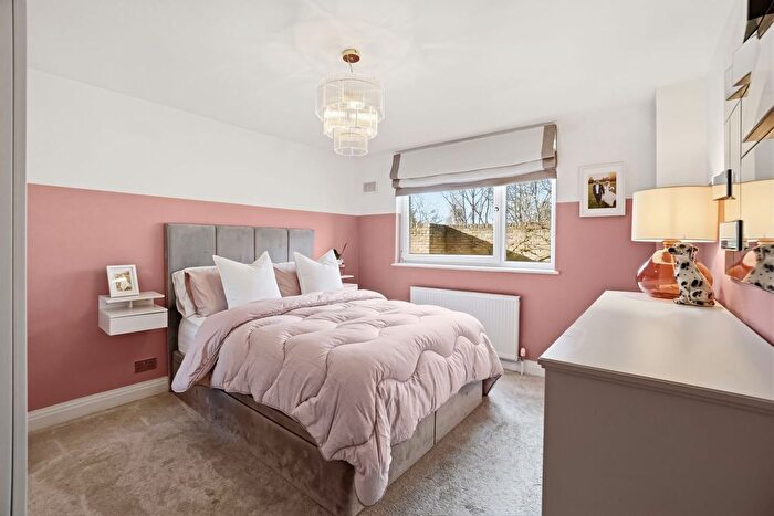 2 Bedroom Flat For Sale In Mulgrave Road, Sutton, SM2