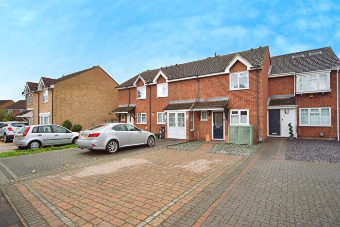 3 Bedroom Terraced House For Sale In Felton Close, Broxbourne, EN10