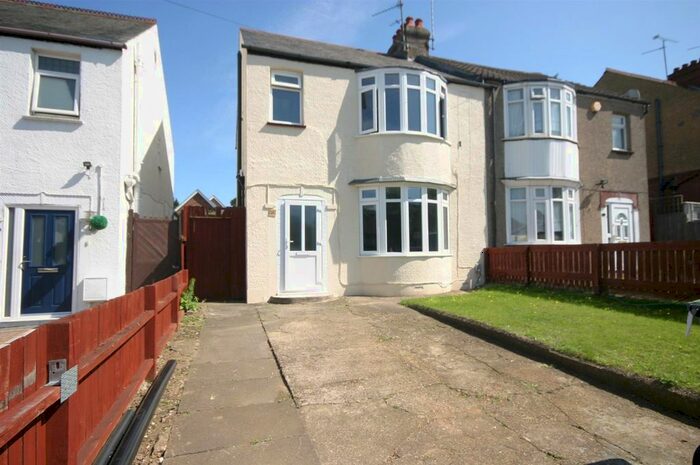 3 Bedroom Semi-Detached House To Rent In Oakley Road, Leagrave, Luton, LU4