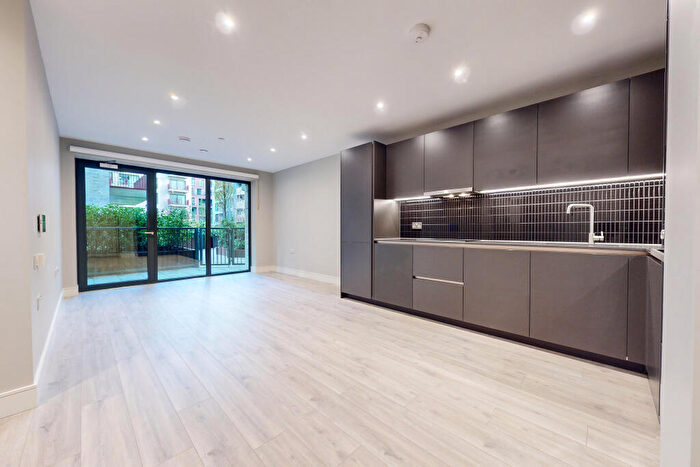 2 Bedroom Apartment To Rent In Hewson Way, London, SE17