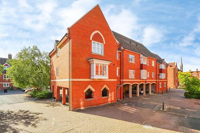 1 Bedroom Flat For Sale In St. Mary's, Wantage, OX12