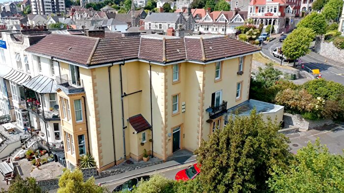 3 Bedroom Flat To Rent In Park Place, Weston-Super-Mare, BS23