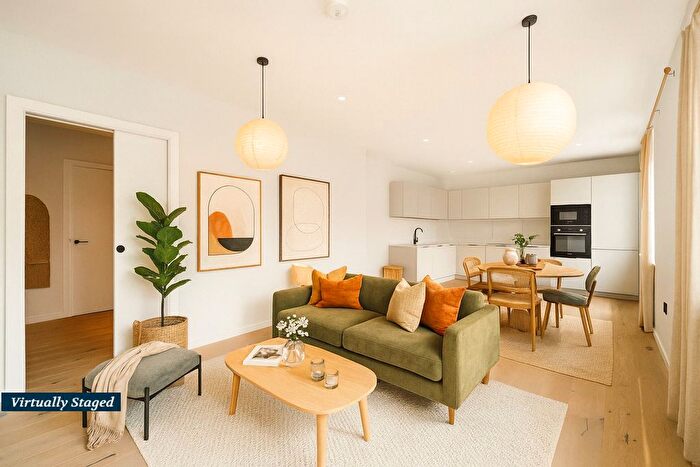3 Bedroom Flat For Sale In Coverdale Road, Willesden Green, NW2