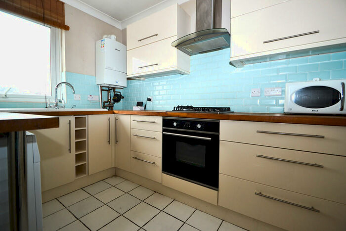 2 Bedroom Apartment To Rent In Surbiton, KT6