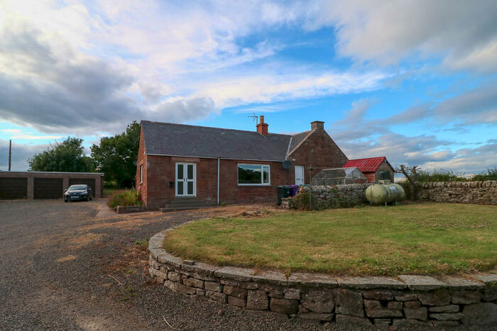 2 Bedroom Cottage For Sale In Inverkeilor, Arbroath, DD11