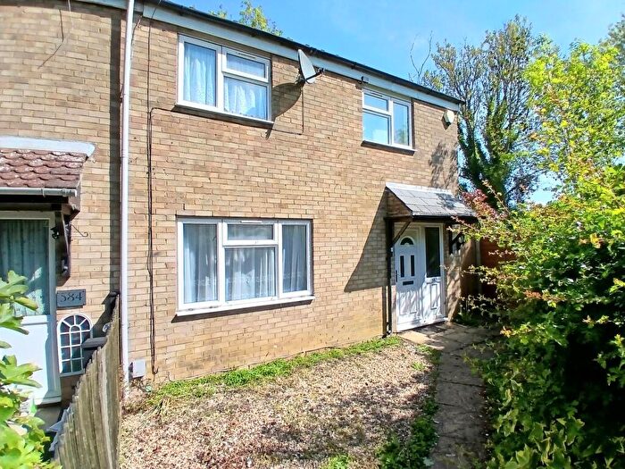 3 Bedroom House To Rent In Canterbury Way, Stevenage, SG1