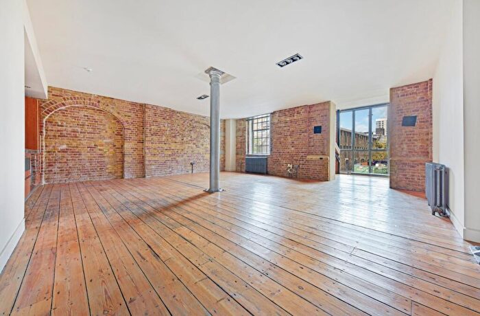 1 Bedroom Apartment To Rent In Kingsland Road, Dalston, London, E8