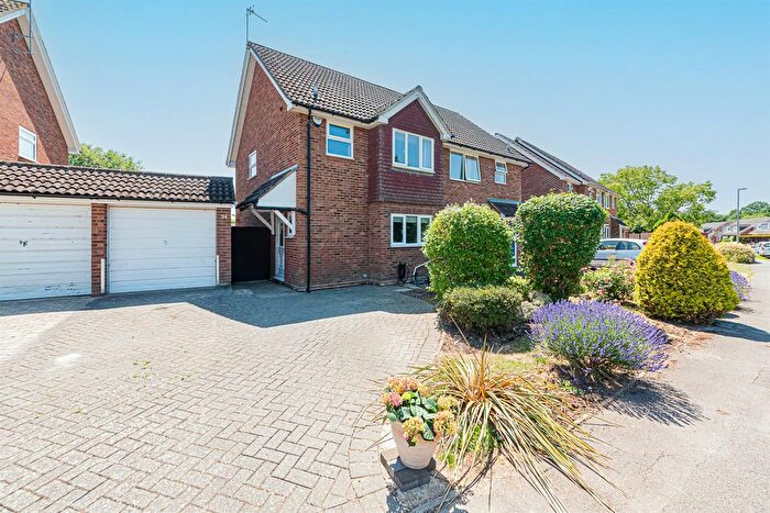 3 Bedroom Property To Rent In Charwood Road, Wokingham, RG40