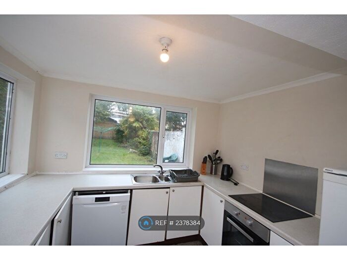5 Bedroom Semi-Detached House To Rent In Wycliffe Road, Bournemouth, BH9