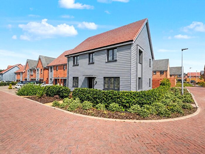 4 Bedroom Detached House For Sale In Thomas Stanley Drive, Rainham, Gillingham, ME8