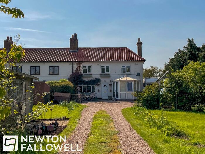 3 Bedroom Cottage For Sale In Long Row, Fledborough, NG22