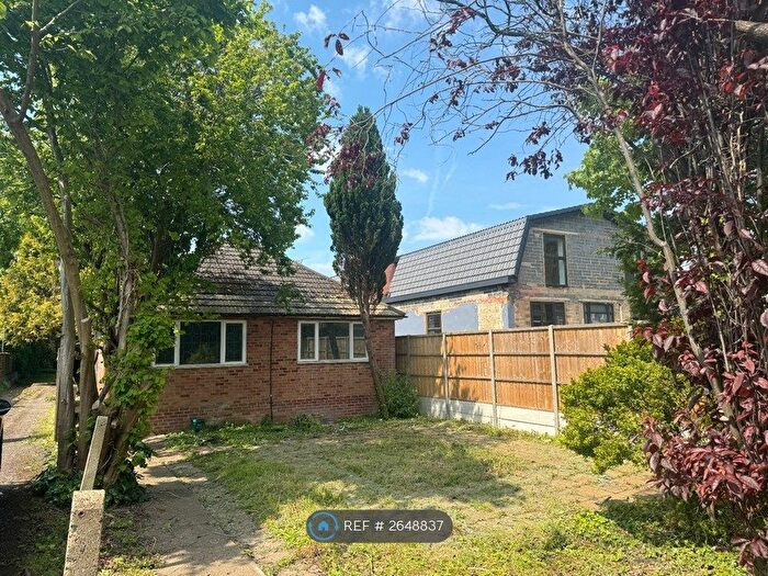 4 Bedroom Bungalow To Rent In Chertsey Lane, Staines-Upon-Thames, TW18