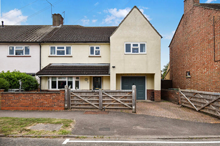 4 Bedroom End Of Terrace House For Sale In Longfield Road, Sandy, SG19