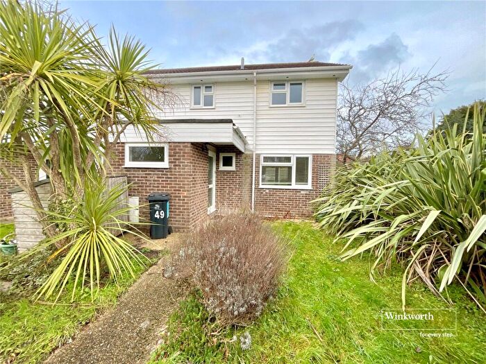 3 Bedroom End Of Terrace House To Rent In Upper Gordon Road, Highcliffe, Christchurch, Dorset, BH23
