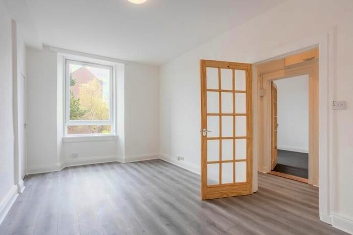 1 Bedroom Flat To Rent In King's Road, Portobello, Edinburgh, EH15