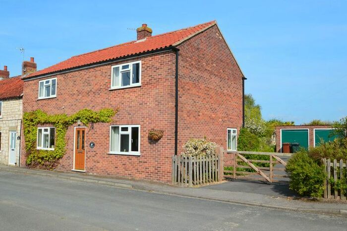 3 Bedroom Terraced House For Sale In White Cottages, Broughton, Malton, YO17