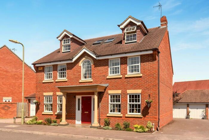 6 Bedroom Detached House To Rent In Harrow Road Fleet, GU51