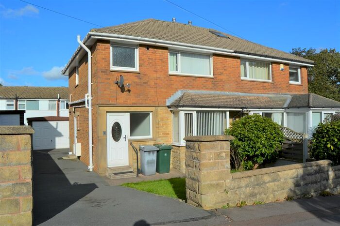 3 Bedroom Semi-Detached House To Rent In Cornfield Avenue, Huddersfield, HD3