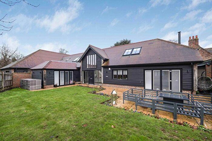 4 Bedroom Link Detached House For Sale In Southfleet, Gravesend, DA13