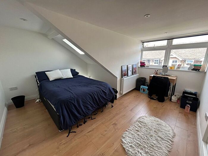 2 Bedroom Flat To Rent In Hutton Terrace, Newcastle Upon Tyne, NE2