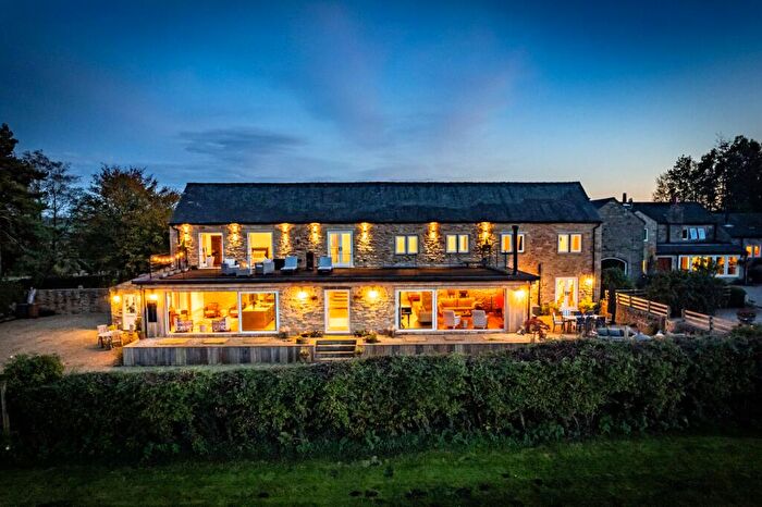 4 Bedroom Detached House For Sale In Barnfields, The Wash, Chapel-En-Le-Frith, SK23
