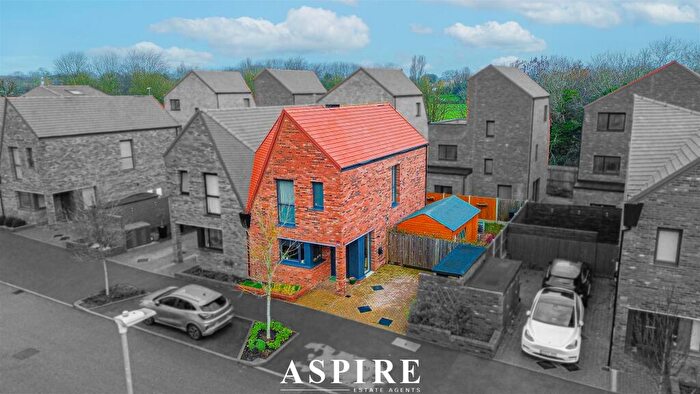 3 Bedroom Semi-Detached House For Sale In Pankhurst Drive, Basildon, Essex, SS14