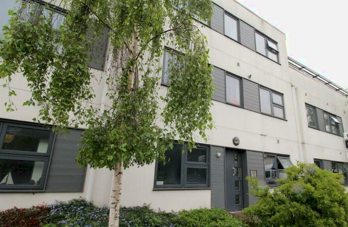 1 Bedroom Flat To Rent In College Rd, London, NW10