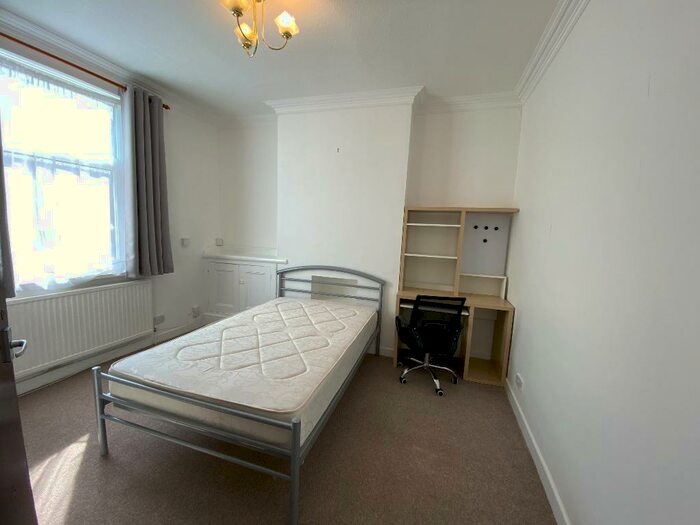 4 Bedroom Terraced House To Rent In Avenue Road Extension, Clarendon Park, Leicester, LE2