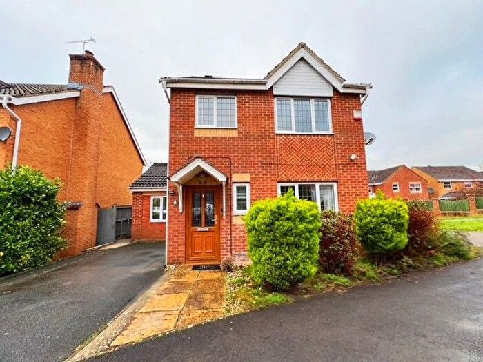 3 Bedroom Property To Rent In Elsham Way, Swindon, SN25