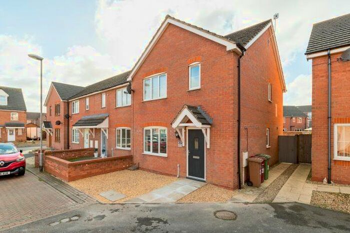 3 Bedroom Semi-Detached House To Rent In Pochard Drive, Scunthorpe, DN16