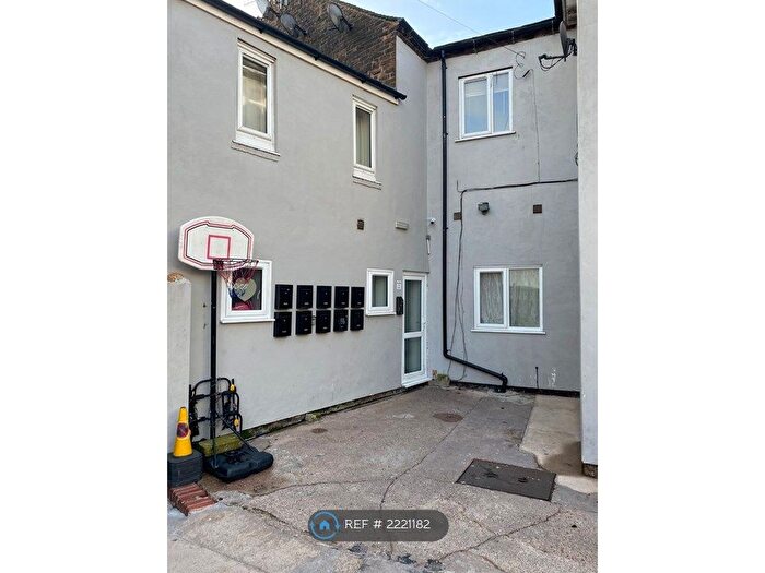 1 Bedroom Flat To Rent In Waterloo Road, Stoke-On-Trent, ST6