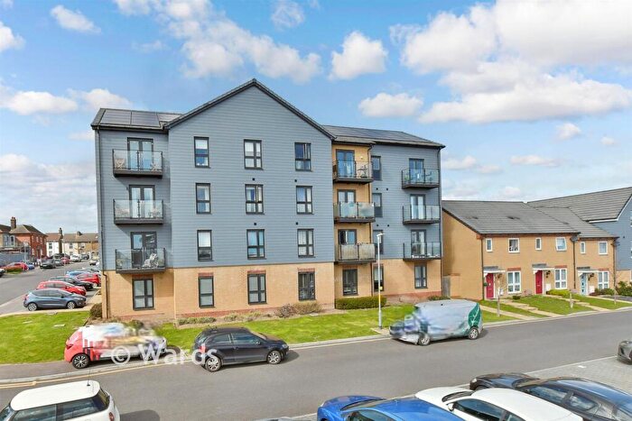 1 Bedroom Flat For Sale In Lywood Drive, Sittingbourne, Kent, ME10