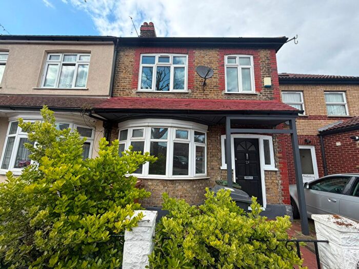 3 Bedroom Terraced House To Rent In Longfellow Road, E17