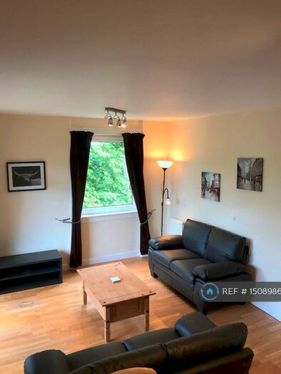 2 Bedroom Flat To Rent In Pentland Drive, Edinburgh, EH10