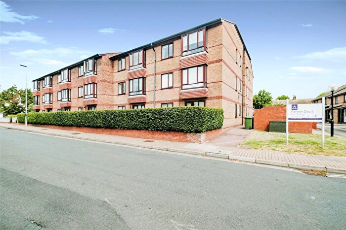 1 Bedroom Flat For Sale In Penrith Court, Worthing, West Sussex, BN14