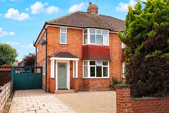 3 Bedroom Semi Detached House For Sale In Chelwood Walk, York, YO26
