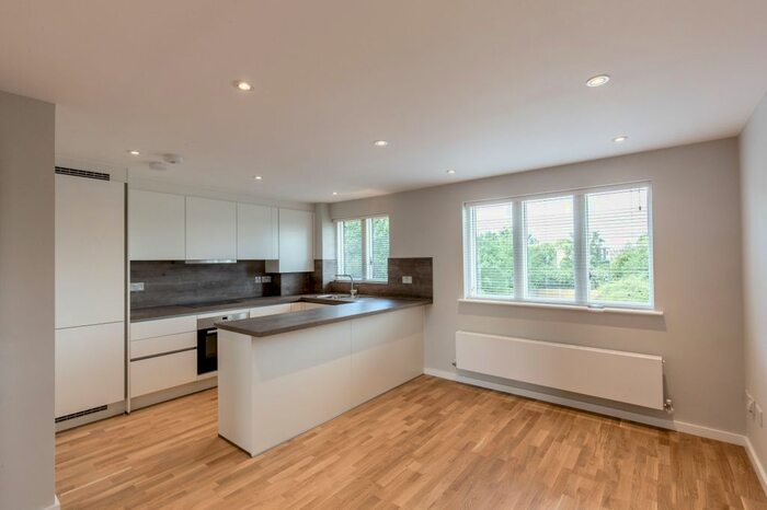 1 Bedroom Flat To Rent In Cobbett Close, Enfield, EN3