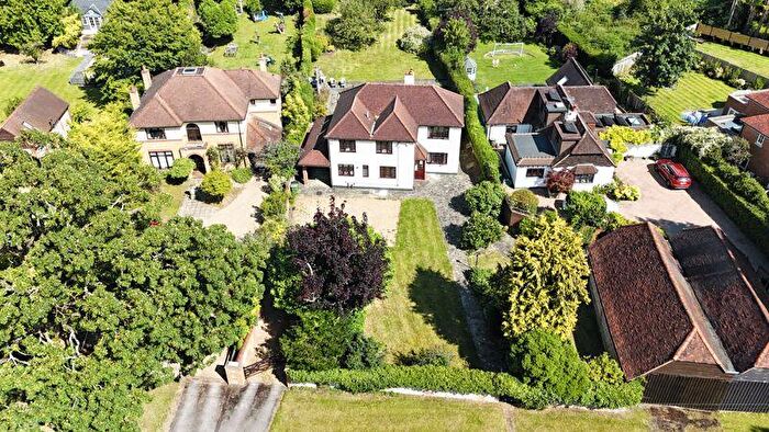 4 Bedroom Detached House To Rent In Longdown Lane North, Epsom, KT17