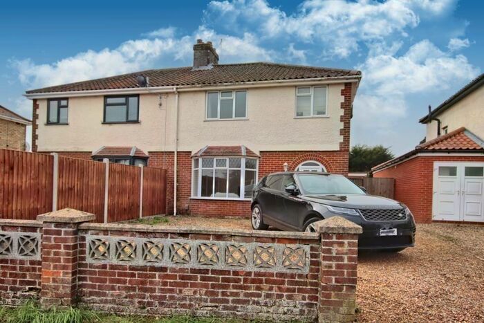 3 Bedroom Semi-Detached House To Rent In Holt Road, Norwich, NR6