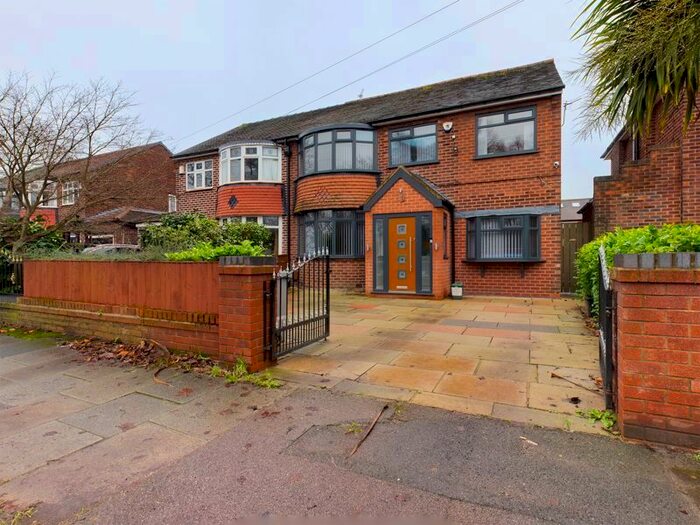 5 Bedroom Semi-Detached House To Rent In Lostock Road, Davyhume, Trafford, M41