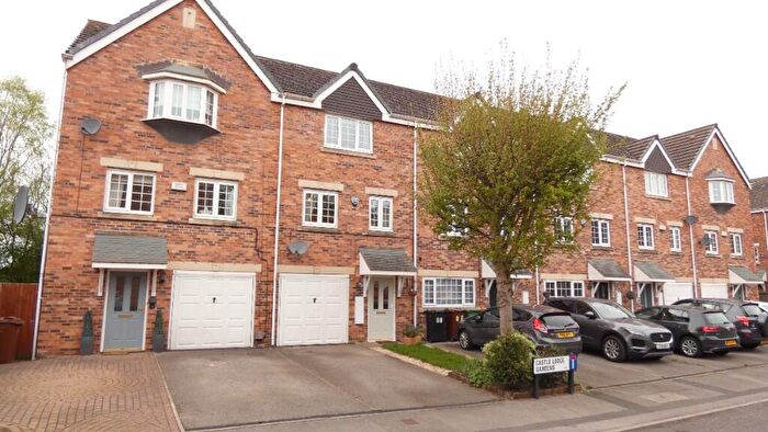 3 Bedroom Town House For Sale In Castle Lodge Gardens, Leeds, West Yorkshire, LS26