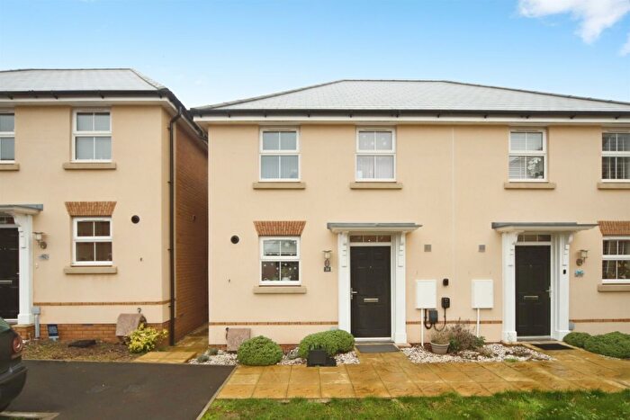 3 Bedroom Semi Detached House For Sale In Rossiter Road, Cheddon Fitzpaine, Taunton, TA2