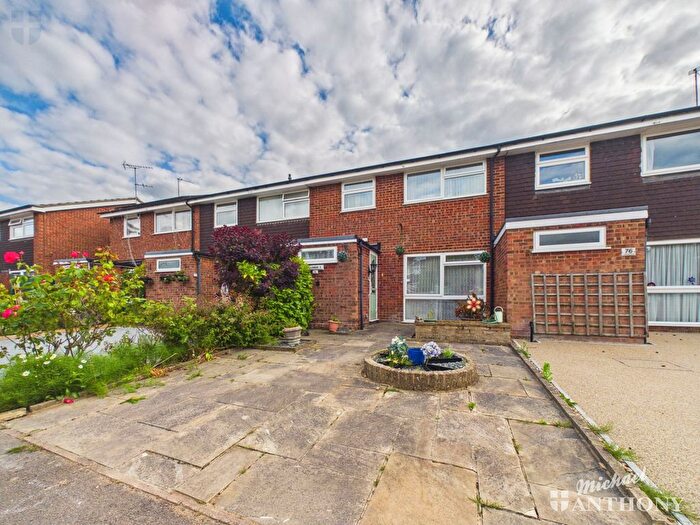 3 Bedroom Terraced House For Sale In Chaucer Drive, Aylesbury, Buckinghamshire, HP21
