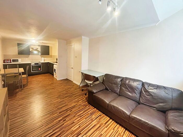 2 Bedroom Flat To Rent In Lancaster House, Whitworth Street, Manchester, M1