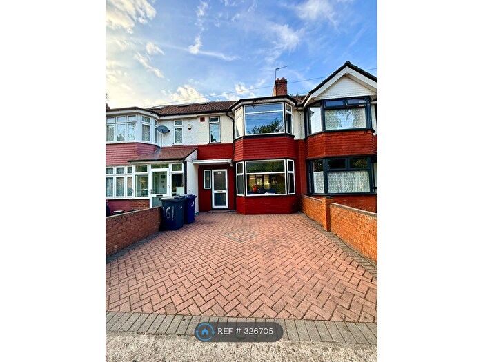 3 Bedroom Terraced House To Rent In Park Avenue, Southall, UB1