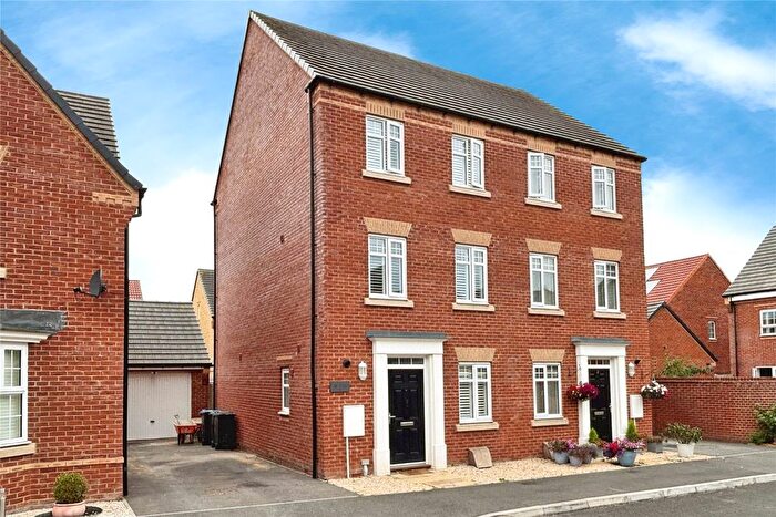 3 Bedroom Semi-Detached House For Sale In Freestone Grove, Westbury, BA13