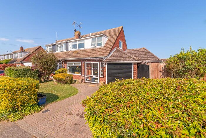 4 Bedroom Semi-Detached House For Sale In Hillcrest, Mayland, Chelmsford, CM3