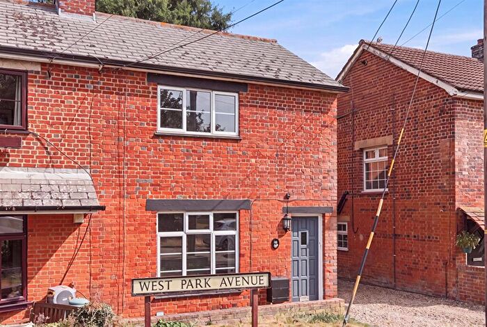 2 Bedroom Semi-Detached House For Sale In West Park Avenue, Billericay, CM12