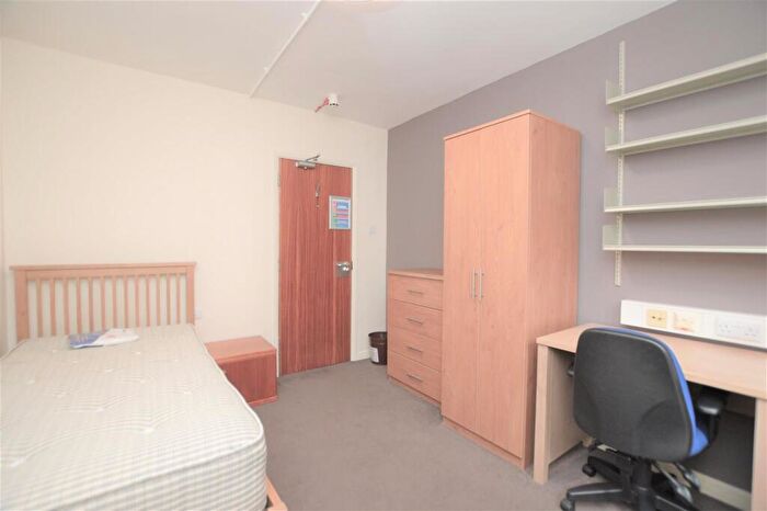 1 Bedroom Private Hall To Rent In Room Martindale Court, RG1