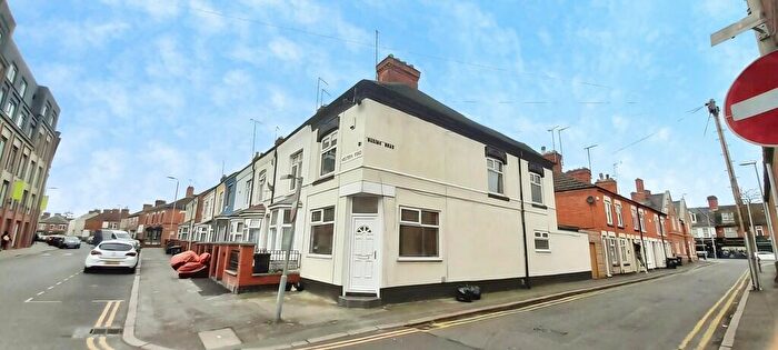3 Bedroom End Of Terrace House For Sale In Ruding Road, Leicester, LE3